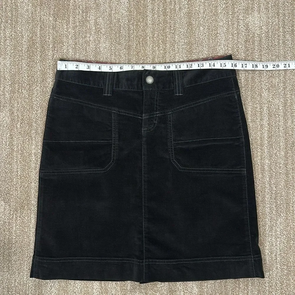 Athleta Black Velveteen Mini Skirt Dark Fall Winter Preppy Stretch Women Size 6